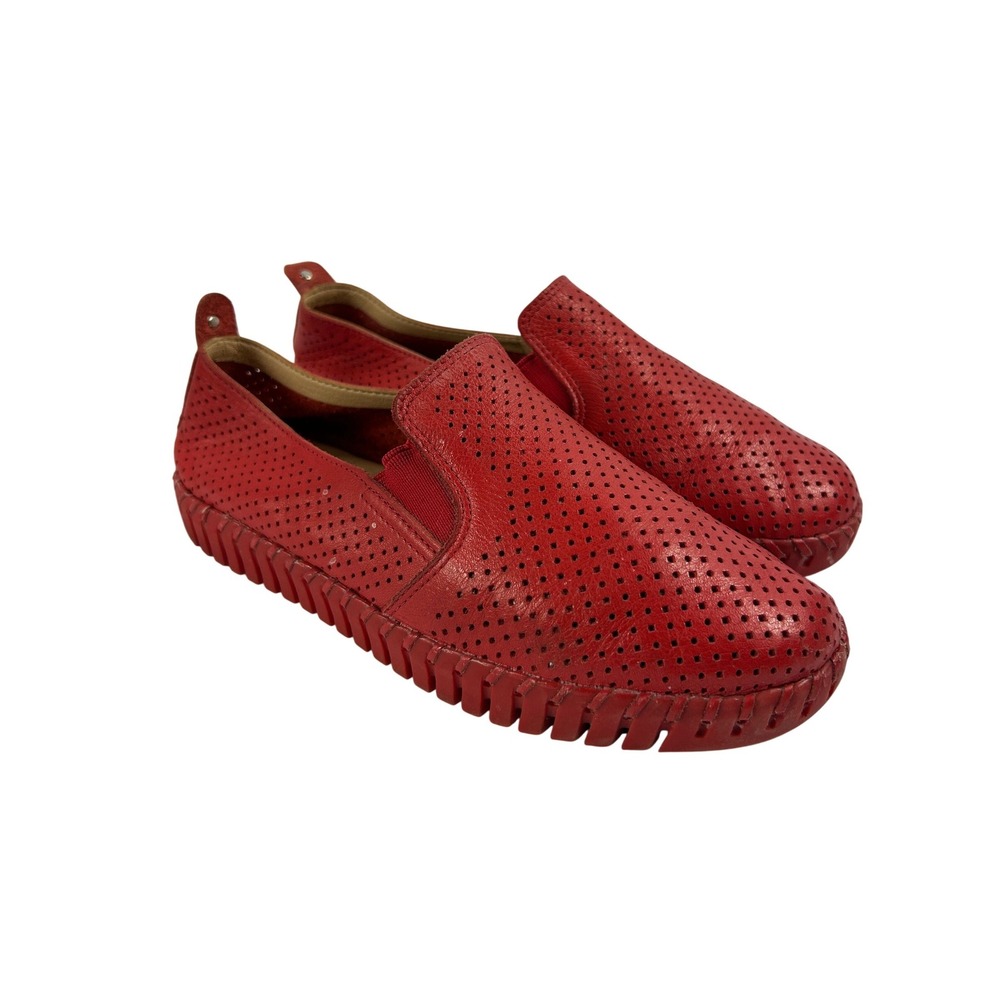 Comfort‎ Red Perforated Leather Slip On Loafers Size 8 Made in Brazil Bottero